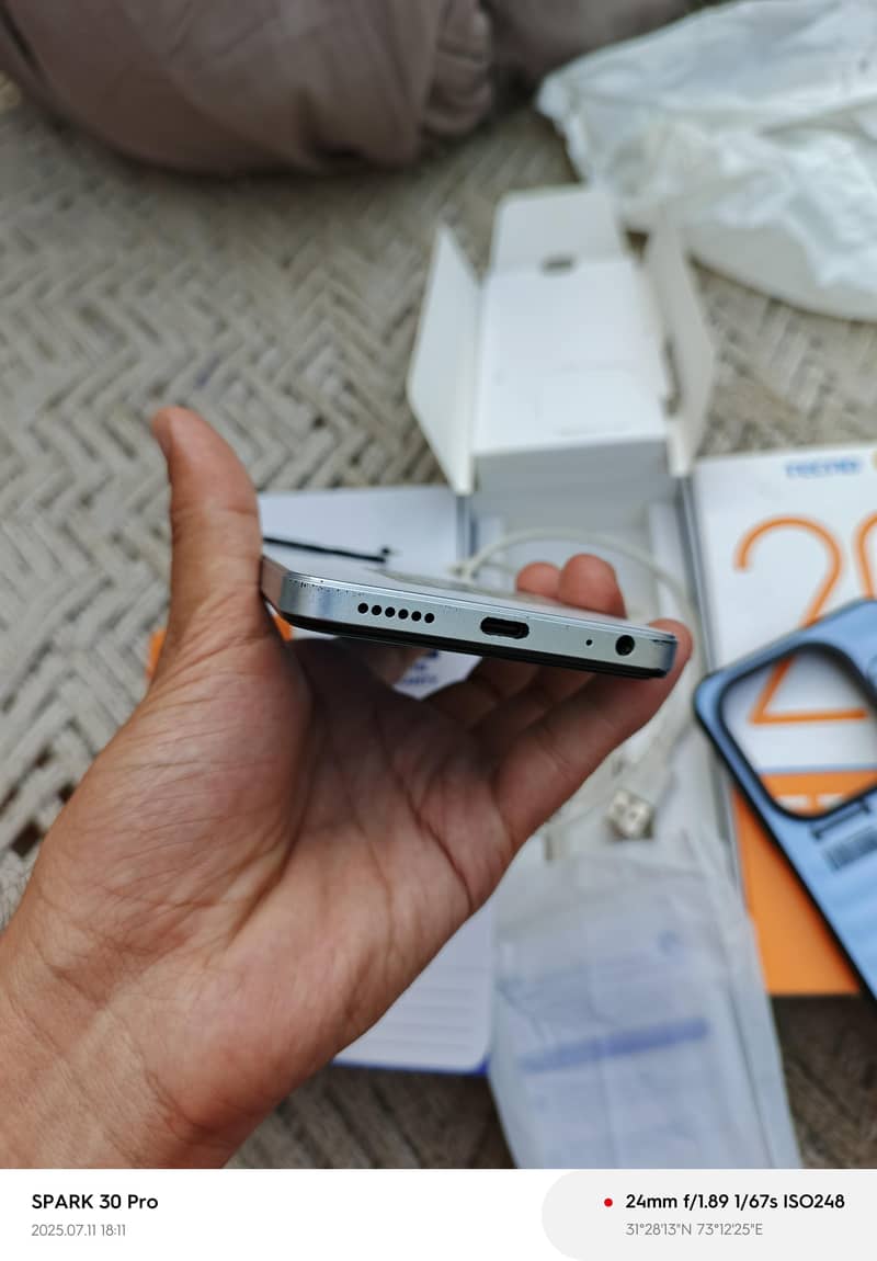 Tecno Spark 20c (4+4/128) Comlet box 5