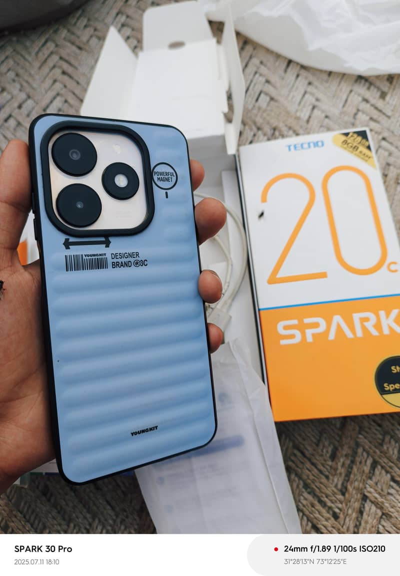 Tecno Spark 20c (4+4/128) Comlet box 6