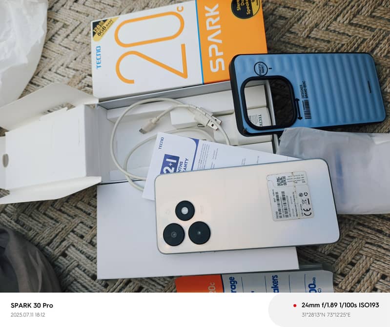 Tecno Spark 20c (4+4/128) Comlet box 10