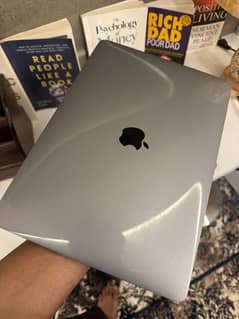 Macbook Pro M2 2022