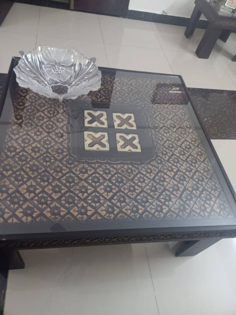 table with 2 side tables 2