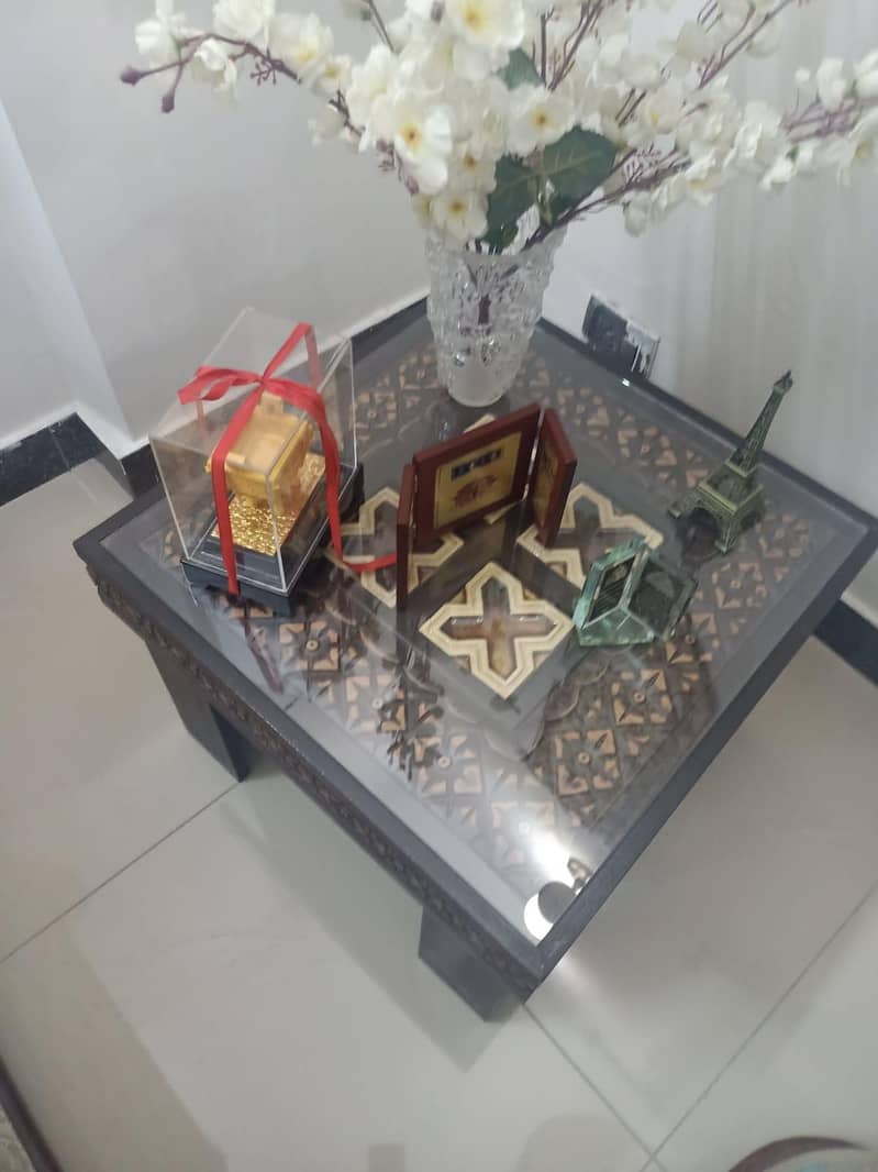 table with 2 side tables 5