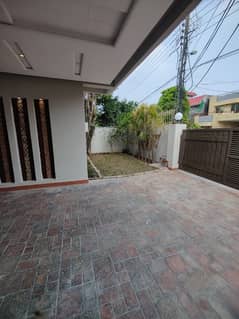 10.6 Marla Corner House for Sale in DHA Phase 2 Block Q, Near Park
