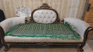 3 seater sofa and 2chairs in white colour