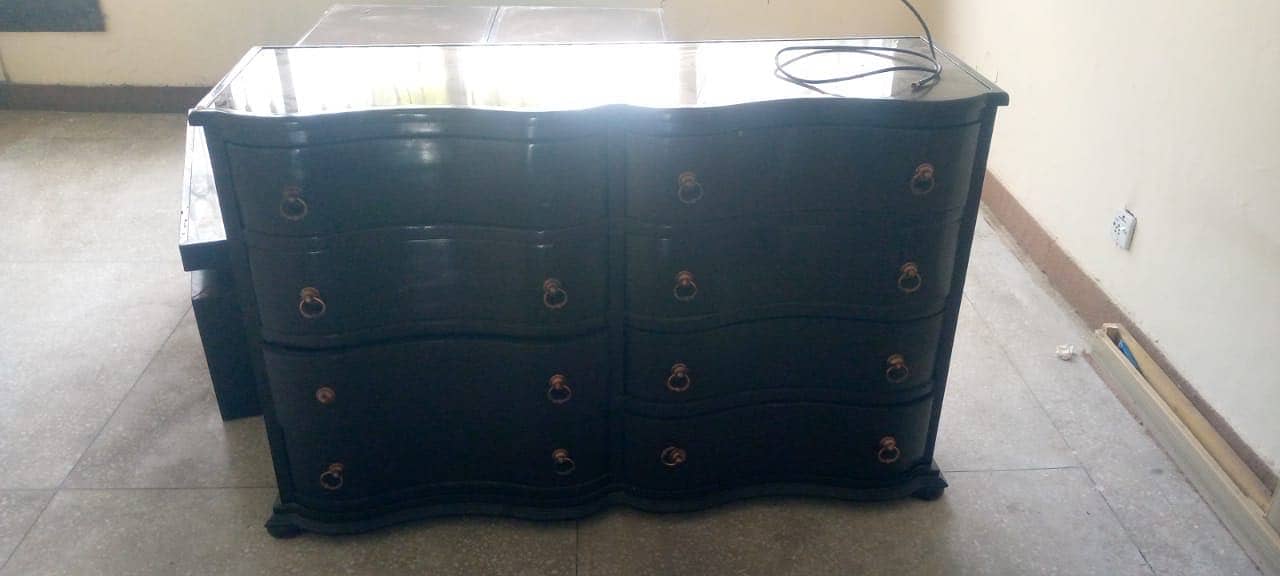 Dressing table with mirror and center table with 2 side tables 2