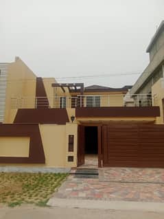 10MARLA BRAND NEW DOUBLE STORY HOUSE IS AVAILABLE FOR RENT AT PRIME LOCATION IN KHAYABAN-E-AMIN M BLOCK