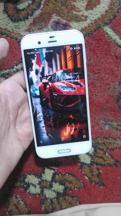 AQUOS R1