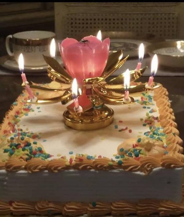 Flower Musical Cake Candle – Cake Decor, Party, Birthday, Christmas, Marriage Anniversary Decoration