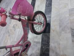 girls cycle