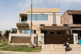 house for sale in f8/4 near centuras mall