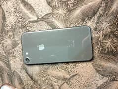 iphone 8hai uski back halki si kadak hai