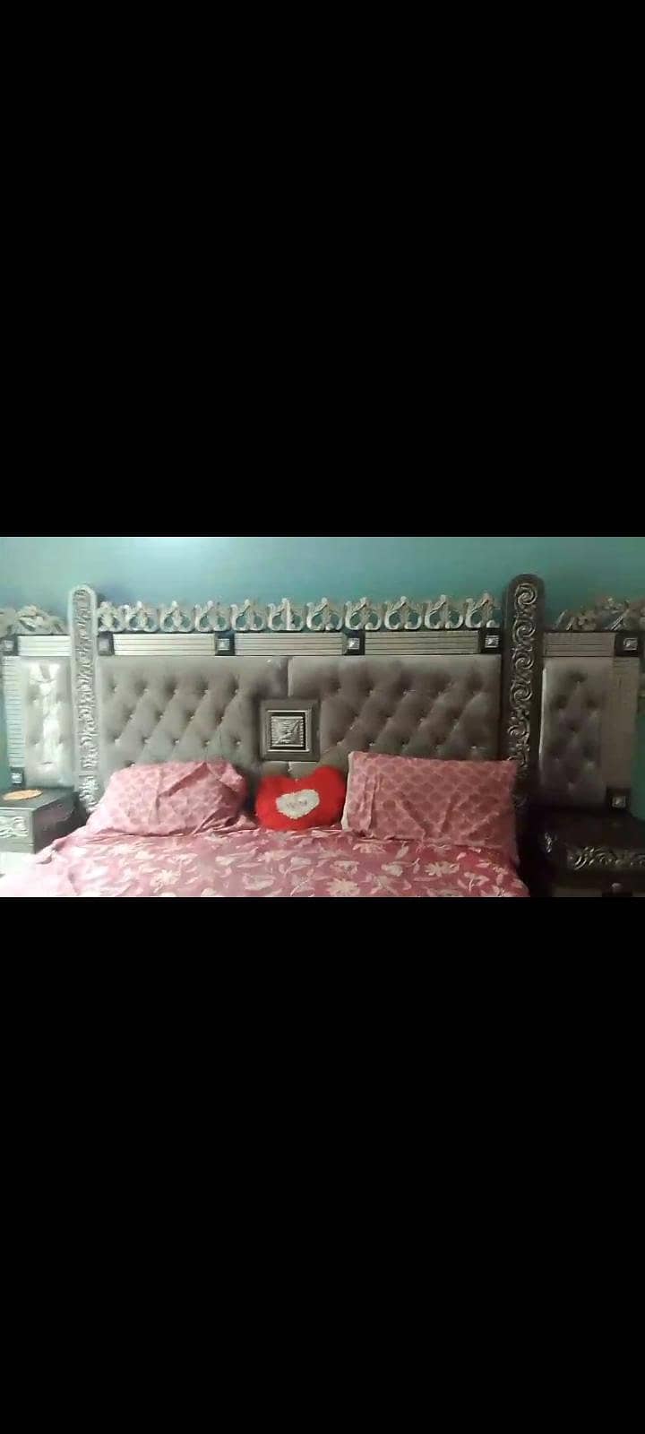 king size double bed, side tables and with dressing table 1