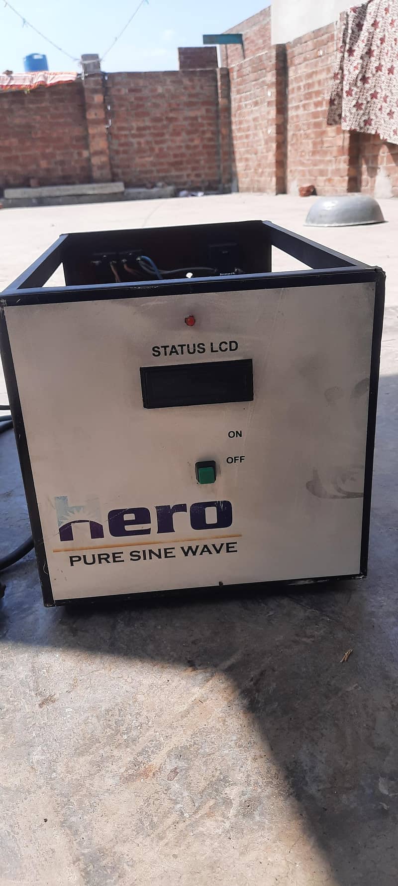 2000 Watts Pure Sinewave UPS with built-in PWM Solar Charge Controller 5