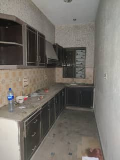 Full House for rent of 4.5 marla available for family in just 70 thousand in model town link road