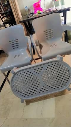 Fello Chairs with table