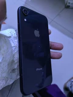 iphone XR, factory unlocked, waterpack, 82 battery, with charger