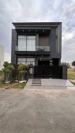 5 Marla House For Sale in Dha 9 Town D Block
