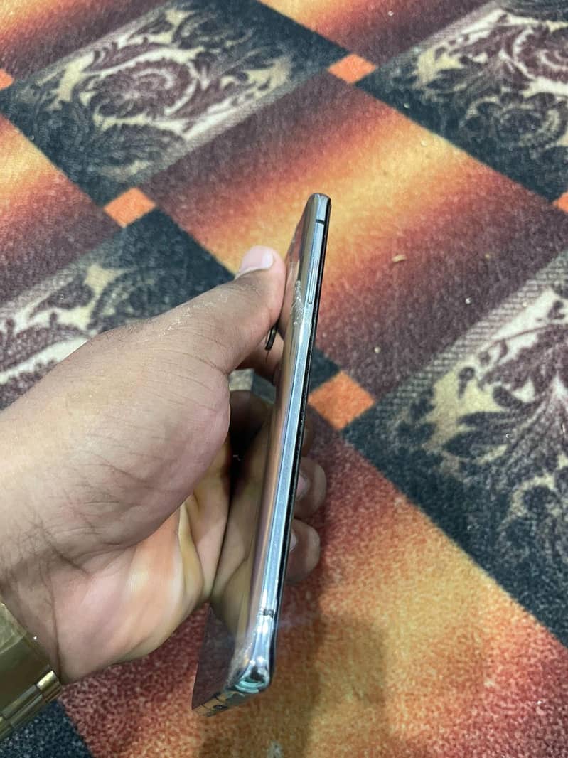 OnePlus 8 only volume button not working 1