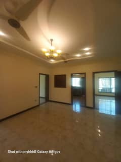 VERY SPACIOUS 2 BED GROUND FLOOR AVAILABLE FOR RENT IN GULRAIZ