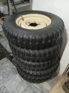 700.16 WILLYS & COMMANDO JEEP TYRES