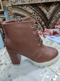 Alma's Branded New Heels shoes 