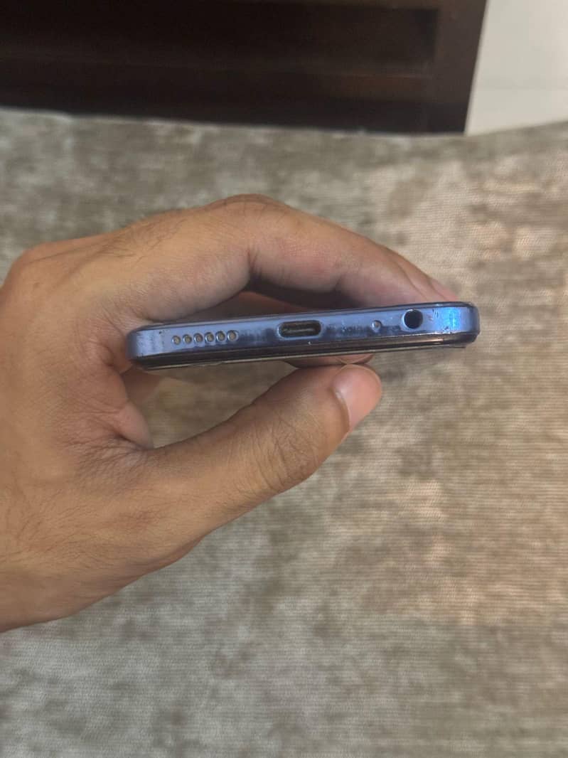 Tecno Spark 10c 4/128 with box 2