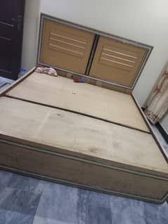 1 Bed and 3 charpai Iron wali