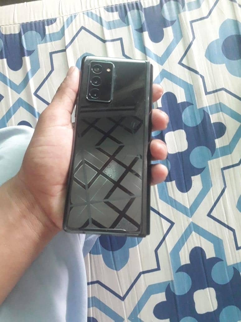 Z fold 2.12 256.10 /10 condition 2