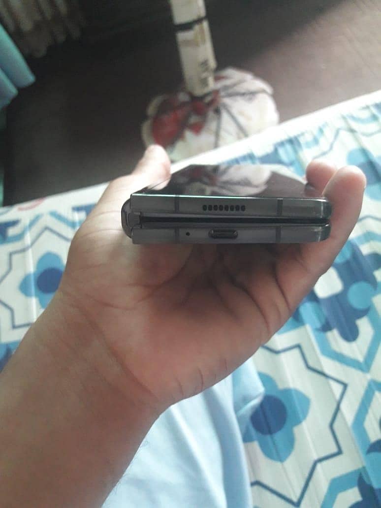 Z fold 2.12 256.10 /10 condition 3