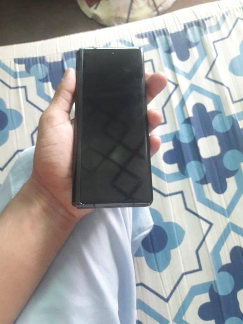 Z fold 2.12 256.10 /10 condition 4