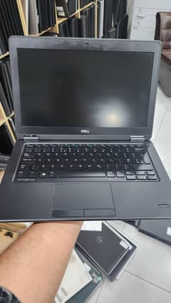 Dell 7250 core i5 6th gen windows 10 8gb ram 256gb ssd