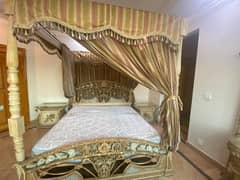 wooden poster bedroom set 80 K