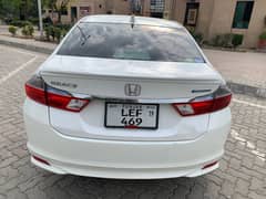 Honda Grace hybrid