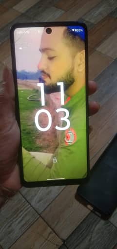 moto Edge 2021 non pta . . 8/256