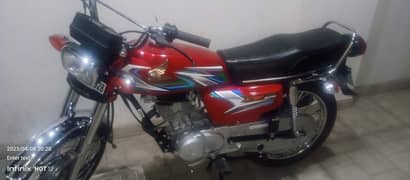 Honda 125 red 10/10 condition