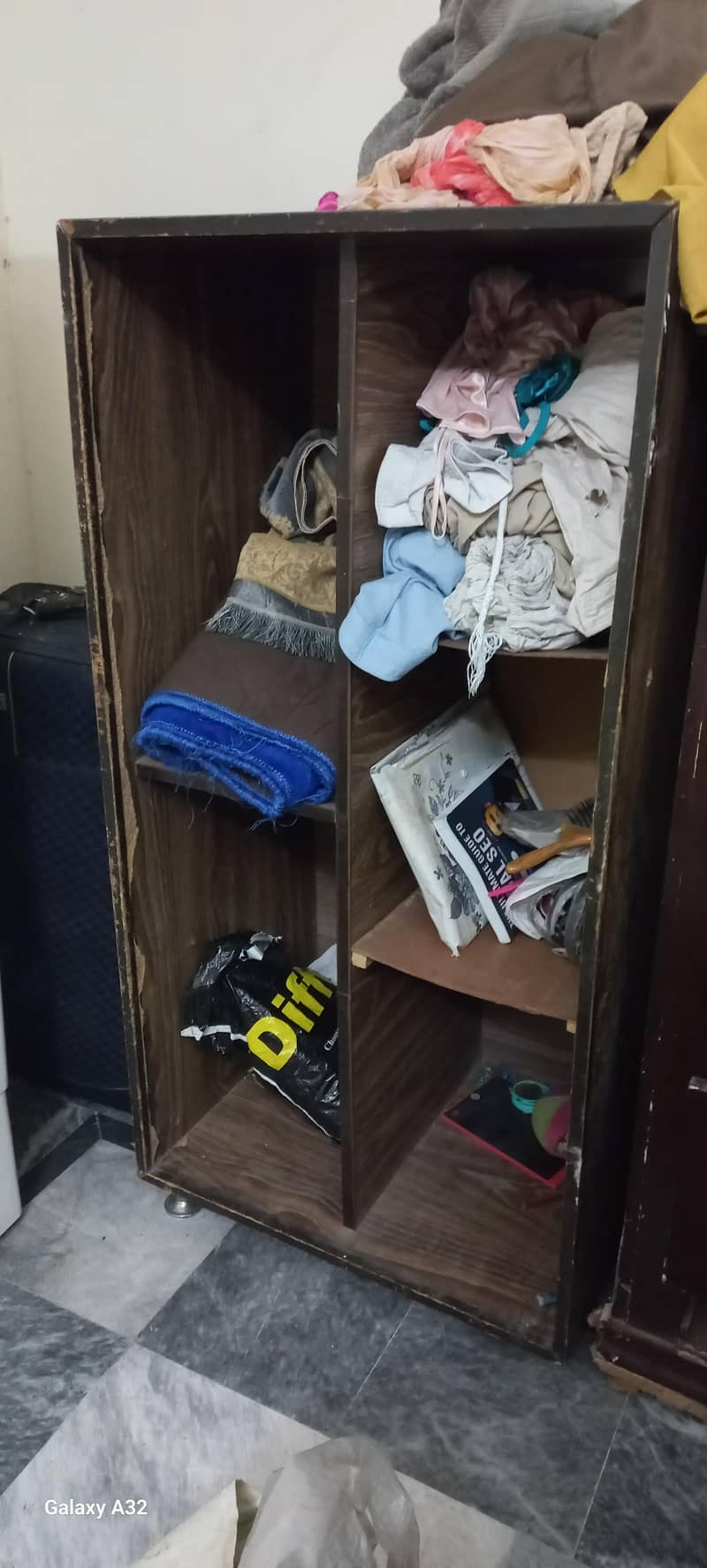 Showcase or Cabinet 0