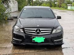Mercedes-Benz C200 – Luxury Sedan in Excellent Condition