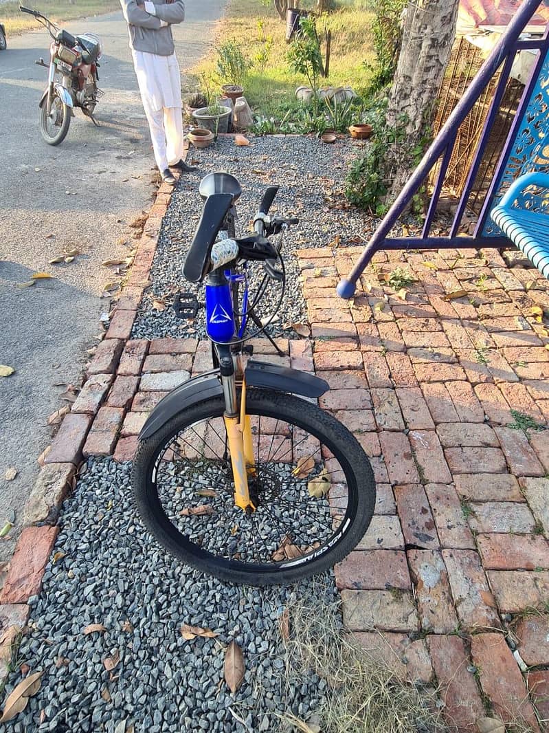 Gears Bicycle good condition Disks Breaks 3