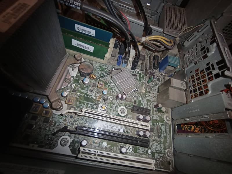 i5 3rd gen PC with 1GB DDR5 GPU AND 75 Hz LCD. 3