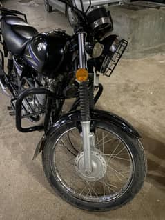 Suzuki GS 150 2016