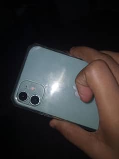 selling my iPhone 11 128 JV non