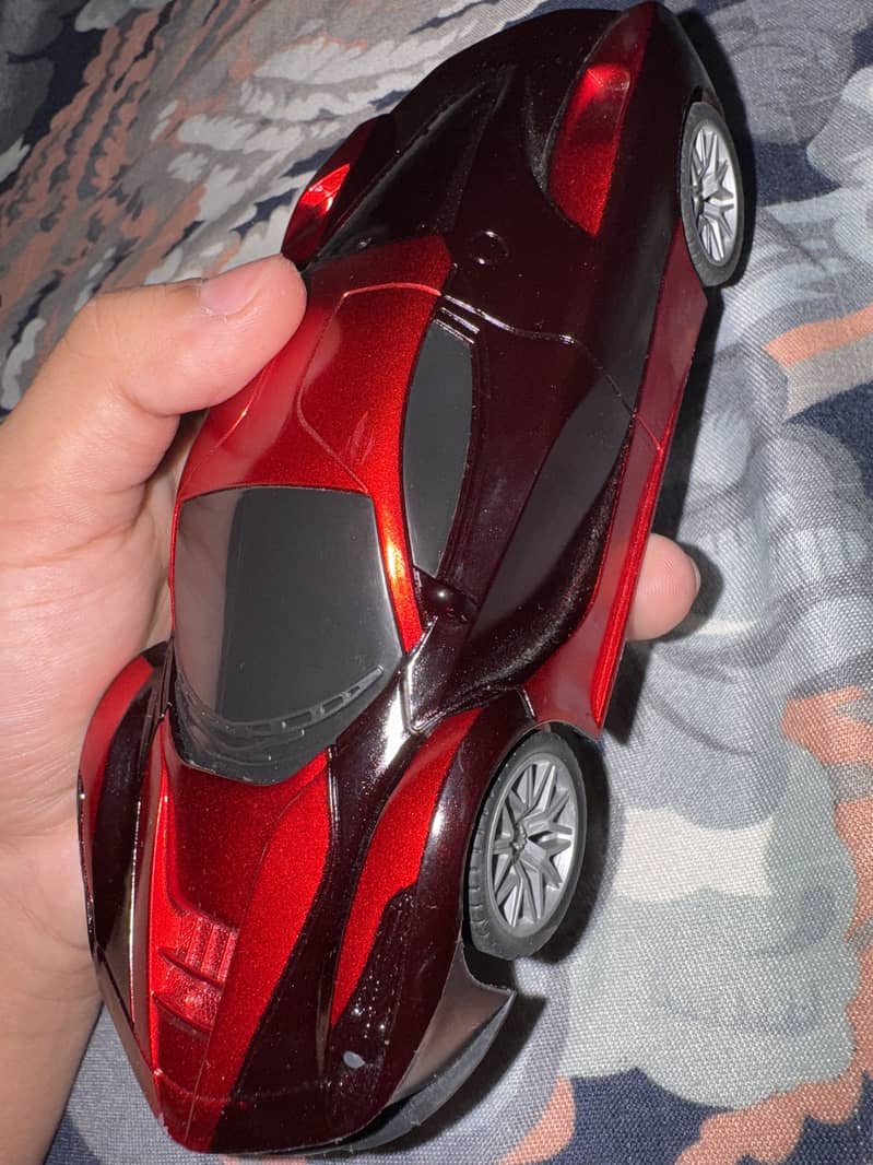 Ferarri New 10/10 condition remote control 1