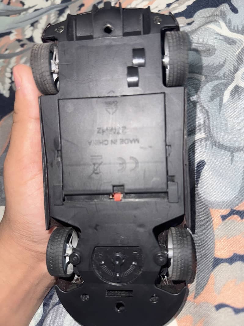 Ferarri New 10/10 condition remote control 2