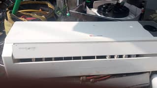 Totally genuine Dawlance 1.5 split Ac Available