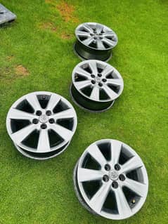 Toyota grandy janion alloy rim