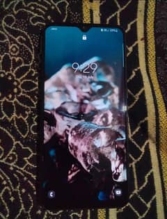 Samsung galaxy A30s . . . . . . 4/128