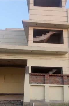 prime location of Isb 8 marla house for selll