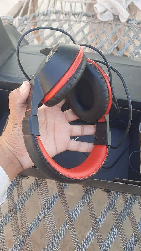1 keyboard good quality ka or 1 headphone or 1 mouse or 2 cpu cooler 2
