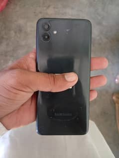 with box and charger mic  kharab hy