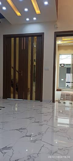 7 Marla Facing Park House For Sale In Lake city Lahore.